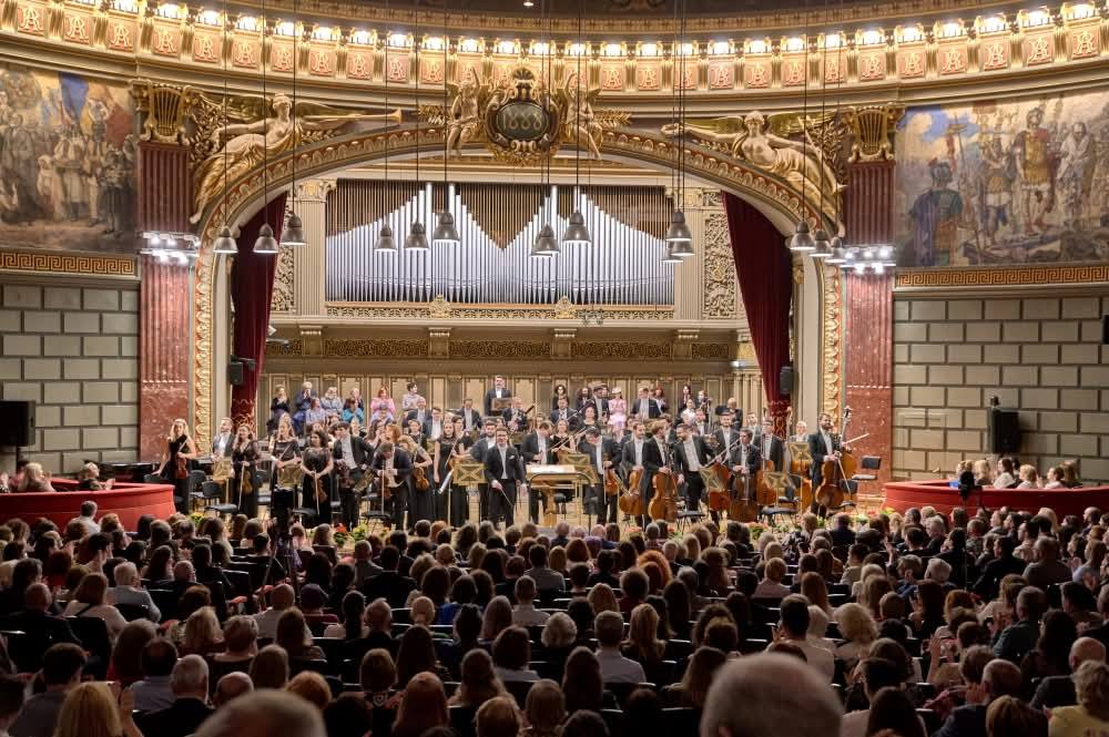 You are currently viewing Concert Regal găzduit de Ateneul Român cu ocazia zilei de 10 Mai  
