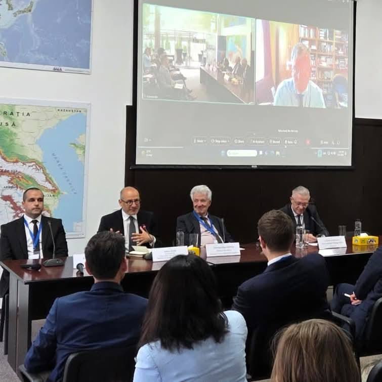 You are currently viewing Zeci de diplomați europeni se află în vizită de studiu la București
