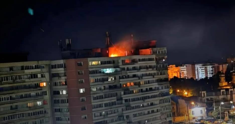 You are currently viewing O dronă s-a prăbușit pe un bloc din Galaţi, rănind ușor două persoane