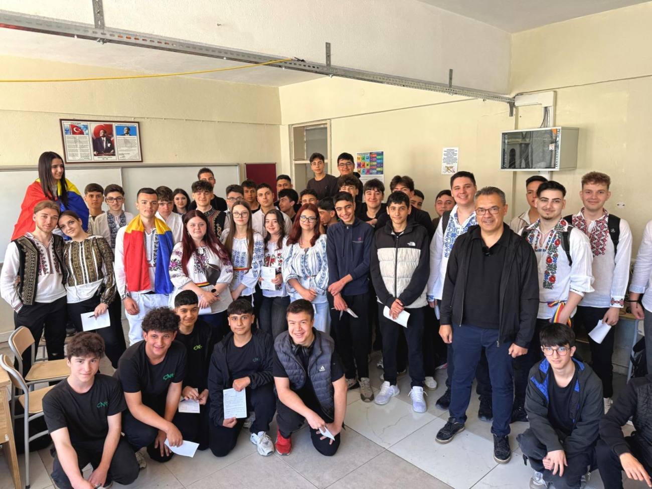 You are currently viewing EDUCAȚIE, EXPERIENȚĂ ȘI DESCHIDERE EUROPEANĂ PENTRU ELEVII SEMINARULUI TEOLOGIC ORTODOX „SFÂNTUL IOAN GURĂ DE AUR” DIN TÂRGOVIȘTE