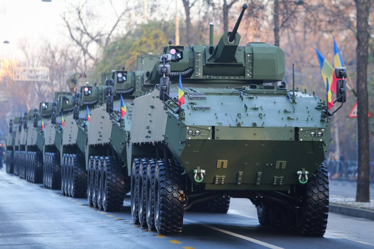 You are currently viewing Mai mulți militari răniți, după ce trei transportoare blindate Piranha 5 dintr-o coloană oficială s-au ciocnit între ele
