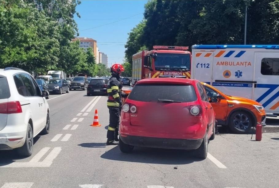 You are currently viewing Accident rutier! Două mașini au intrat în coliziune pe Bd. Unirii din Târgoviște!