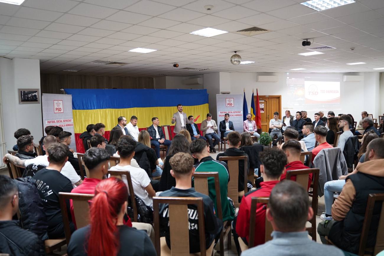 You are currently viewing Alegeri la TSD Aninoasa, de Ziua Europei. Vladuț Niculae: Viitorul arată bine atunci când tinerii aleg să se implice