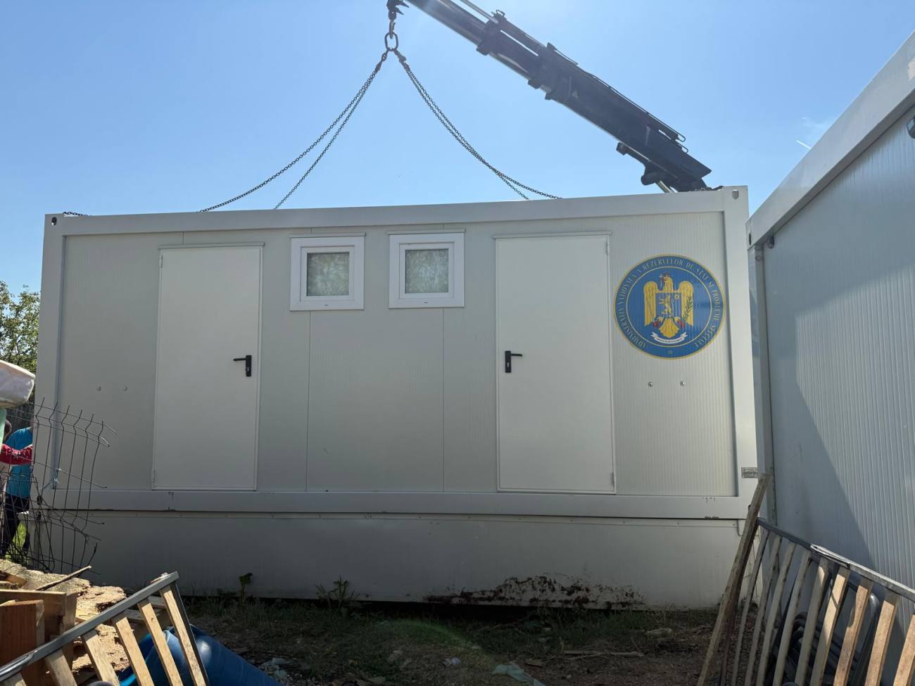You are currently viewing Containere modulare pentru familia rămasă fără locuință în urma incendiului din Cocani