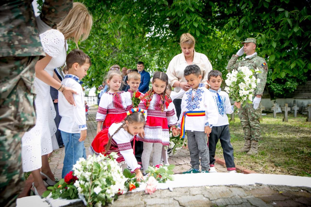 You are currently viewing Momente solemne, la Titu, de Ziua Eroilor și Înălțarea Domnului