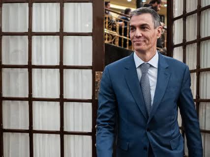 You are currently viewing Avionul premierului spaniol Pedro Sanchez a aterizat de urgență în Turcia