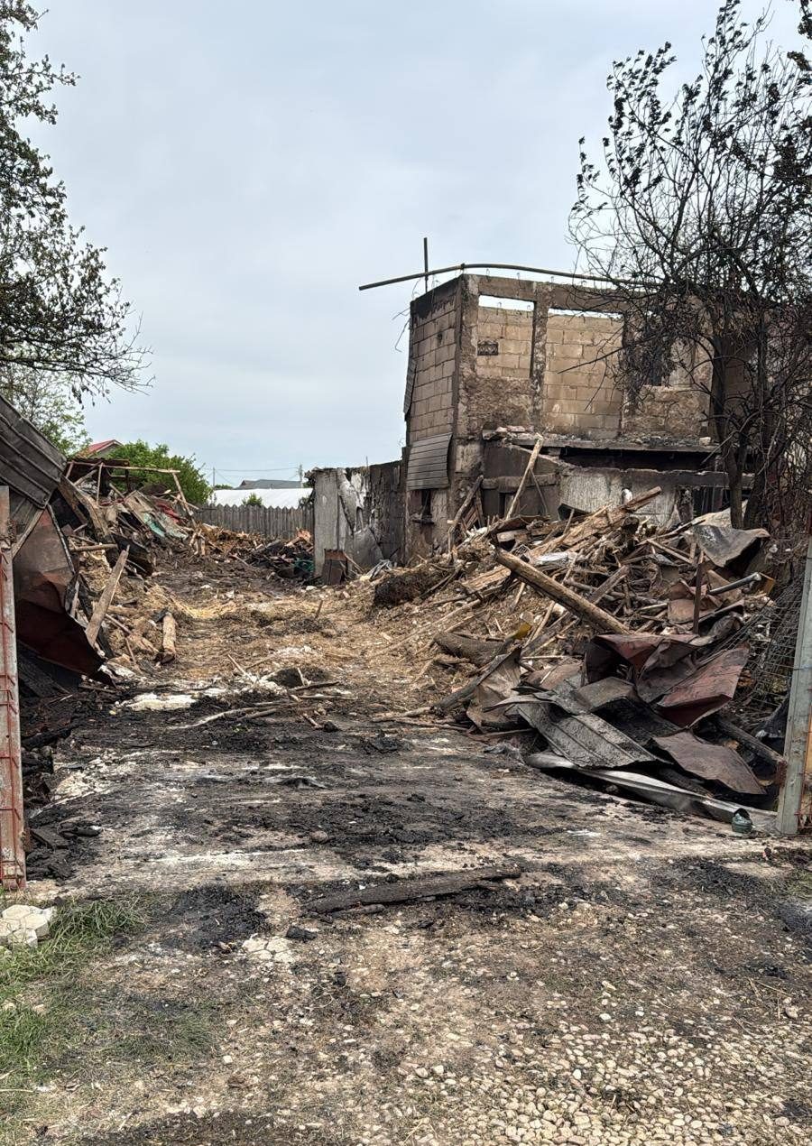You are currently viewing Sprijin pentru familiile afectate de incendiul din Cocani – containere de locuit și ajutoare de urgență, asigurate de Primăria Crevedia