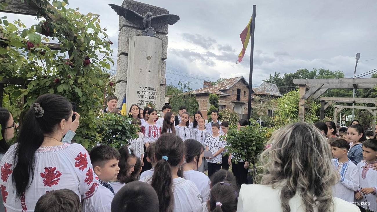 You are currently viewing La Nucet, Ziua Eroilor și Înălțarea Domnului au adus comunitatea împreună în rugăciune și recunoștință