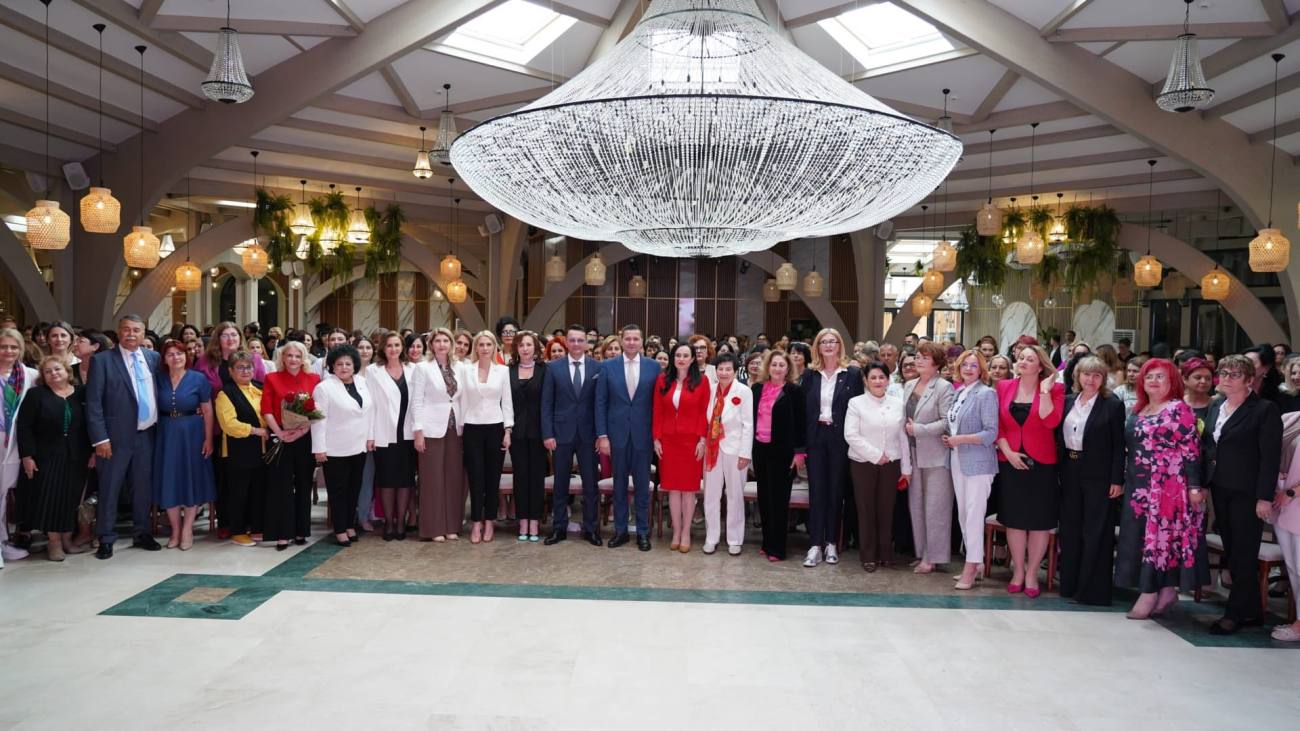 You are currently viewing Carmen Holban, reconfirmată la conducerea OFSD Dâmbovița. Corneliu Ștefan: PSD Dâmbovița are nevoie de vocea femeilor