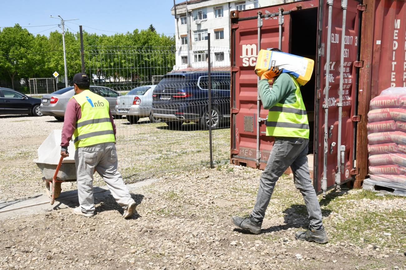 You are currently viewing Au început lucrările de reabilitare termică a blocurilor din Răcari