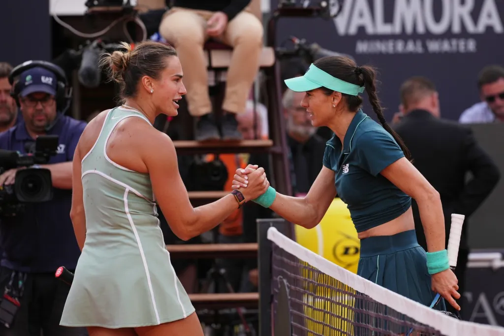 You are currently viewing Sorana Cîrstea, victorie de excepție la Roma. A eliminat liderul mondial și merge în optimi