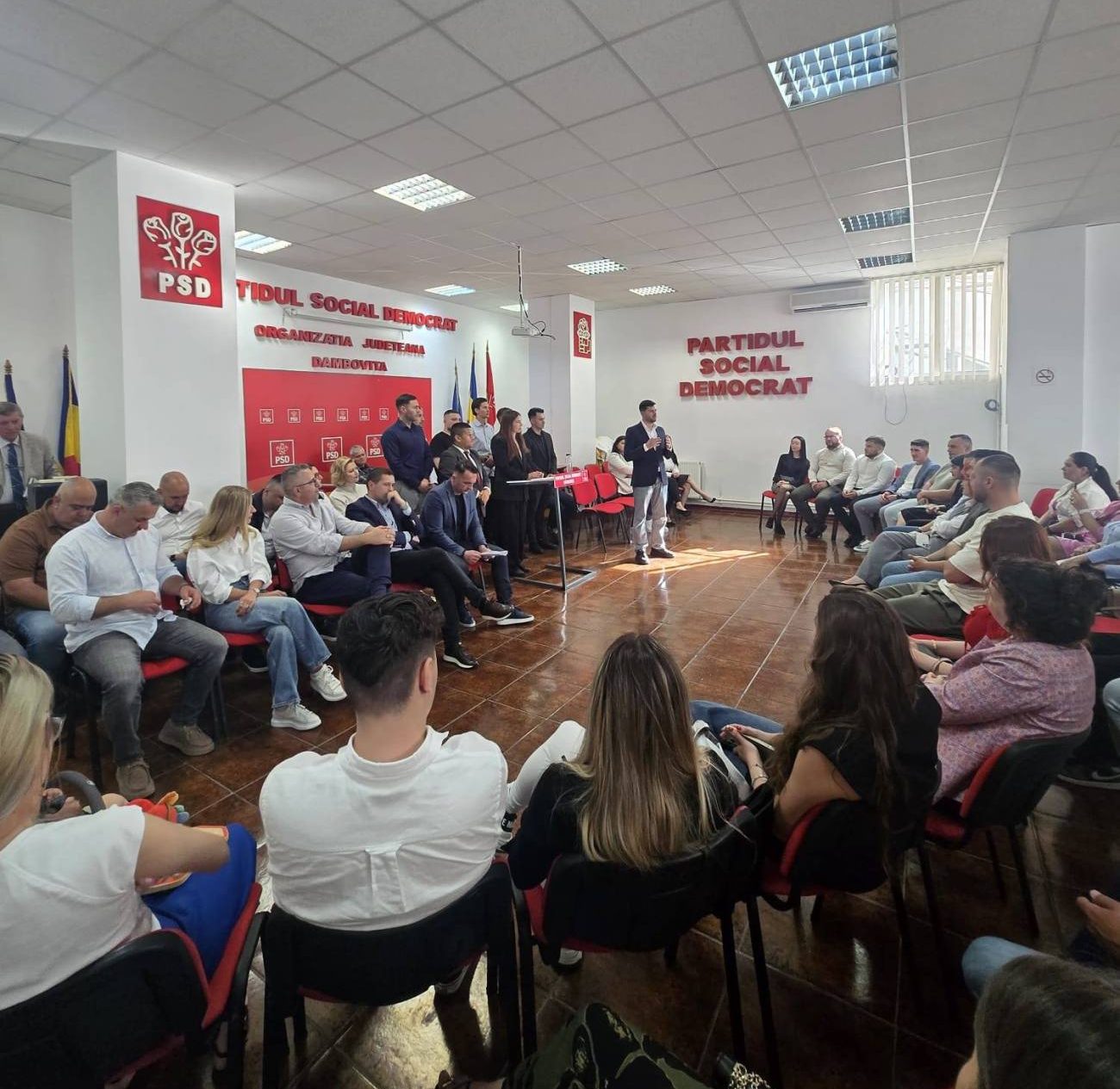 You are currently viewing Tinerii social-democrați din Târgoviște și-au ales noua echipă de conducere