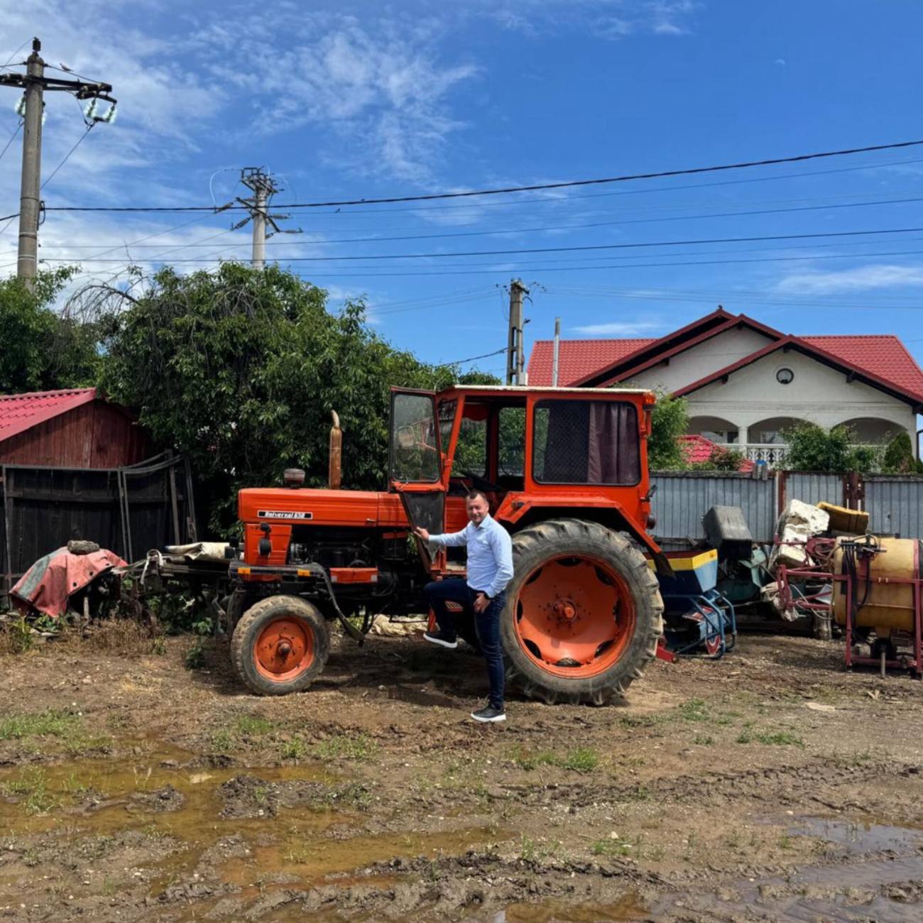 You are currently viewing Reprezentanții RAR vin la Băleni pentru verificarea tractoarelor, remorcilor și utilajelor agricole
