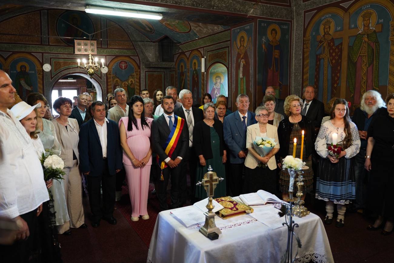 You are currently viewing La Aninoasa au fost premiate familiile care au împlinit 25 și 50 de ani de căsnicie