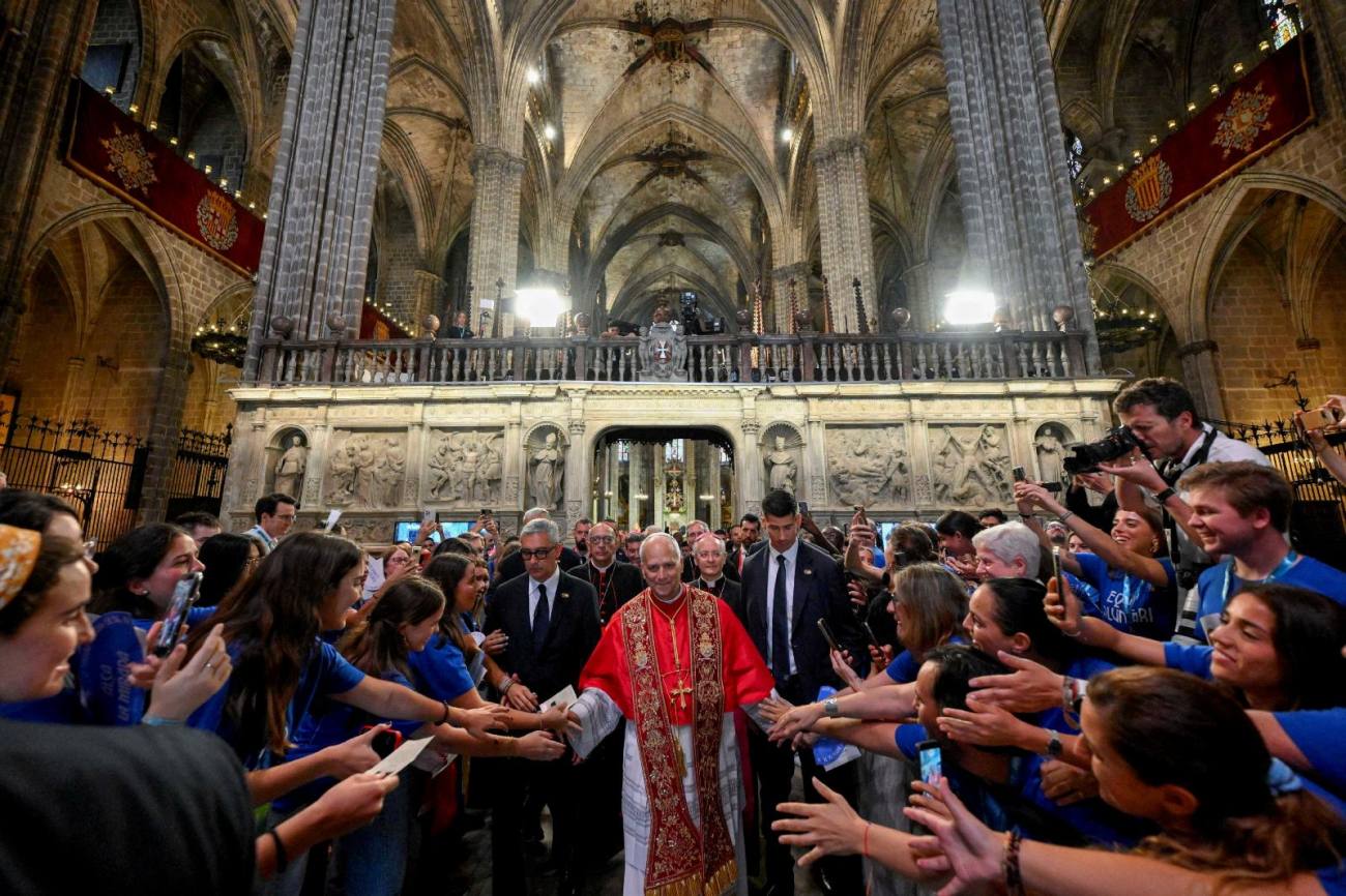 You are currently viewing Papa Leon a ajuns la Sagrada Família cu ocazia centenarului morții lui Gaudí