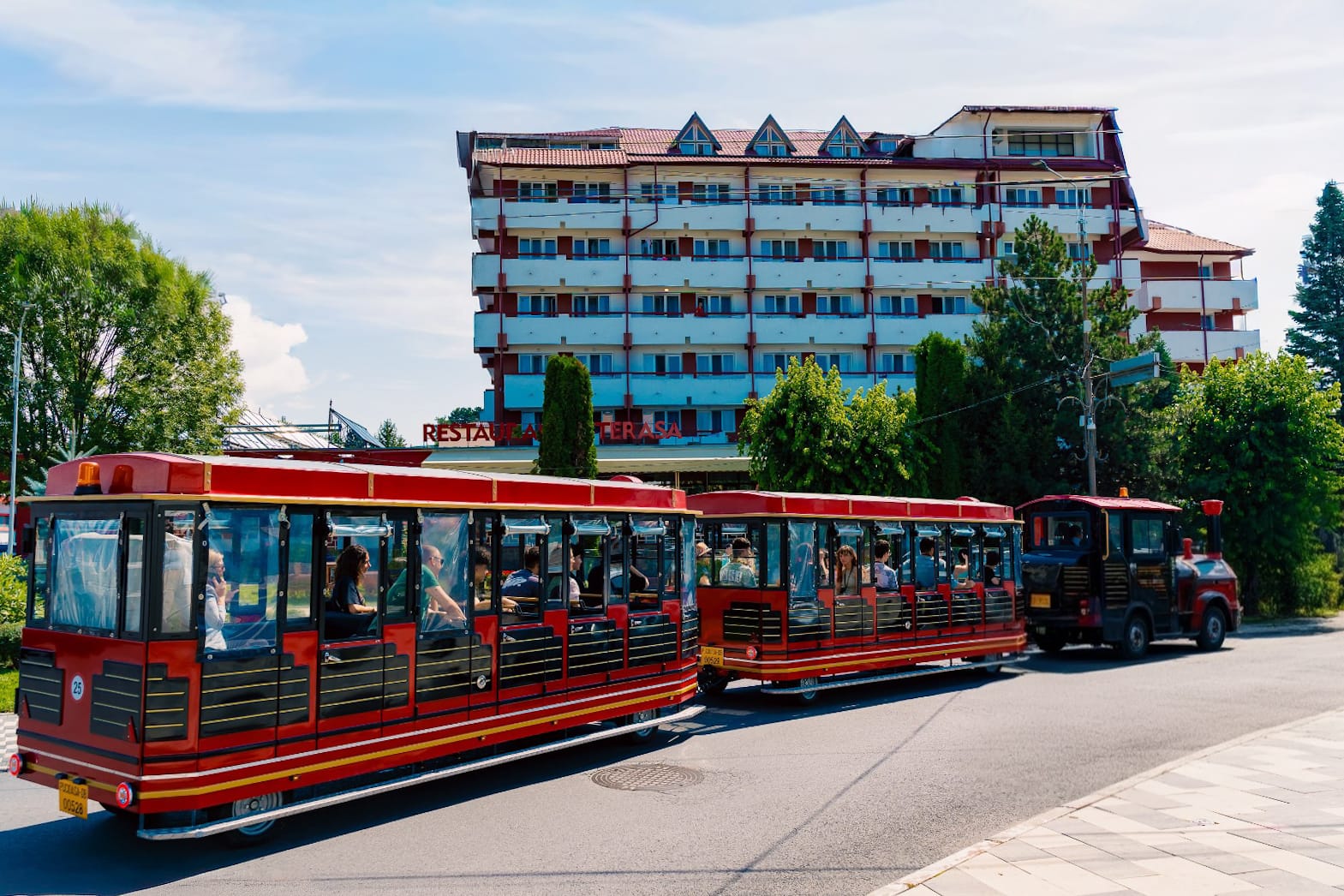You are currently viewing Unitatea Administrativ Teritorială Orașul Pucioasa comunică finalizarea proiectului „DEZVOLTAREA INFRASTRUCTURII TURISTICE ÎN STAȚIUNEA BALNEOCLIMATERICĂ ORAȘUL PUCIOASA”