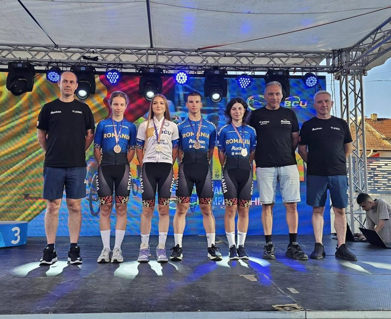 You are currently viewing O nouă zi excelentă pentru ciclismul românesc la Campionatele Balcanice de Șosea din Kosovo! O medalie de aur și trei de bronz pentru sportivii tricolori