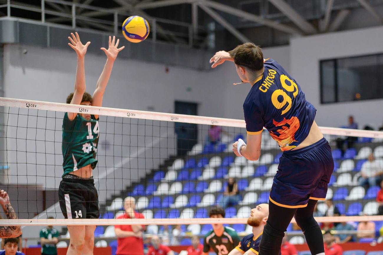 You are currently viewing Naționala de volei masculin a României a făcut spectacol la Mioveni! „Tricolorii” au spulberat Azerbaidjanul și au pornit în forță al doilea turneu European League