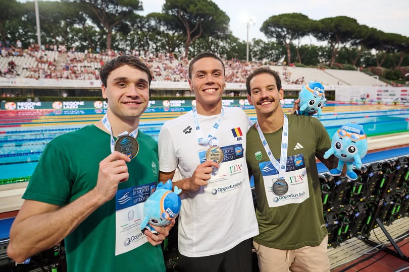 You are currently viewing David Popovici, învingător în finala probei de 100 m liber la Trofeul Settecolli! Înotătorul român a stabilit un nou record al competiției