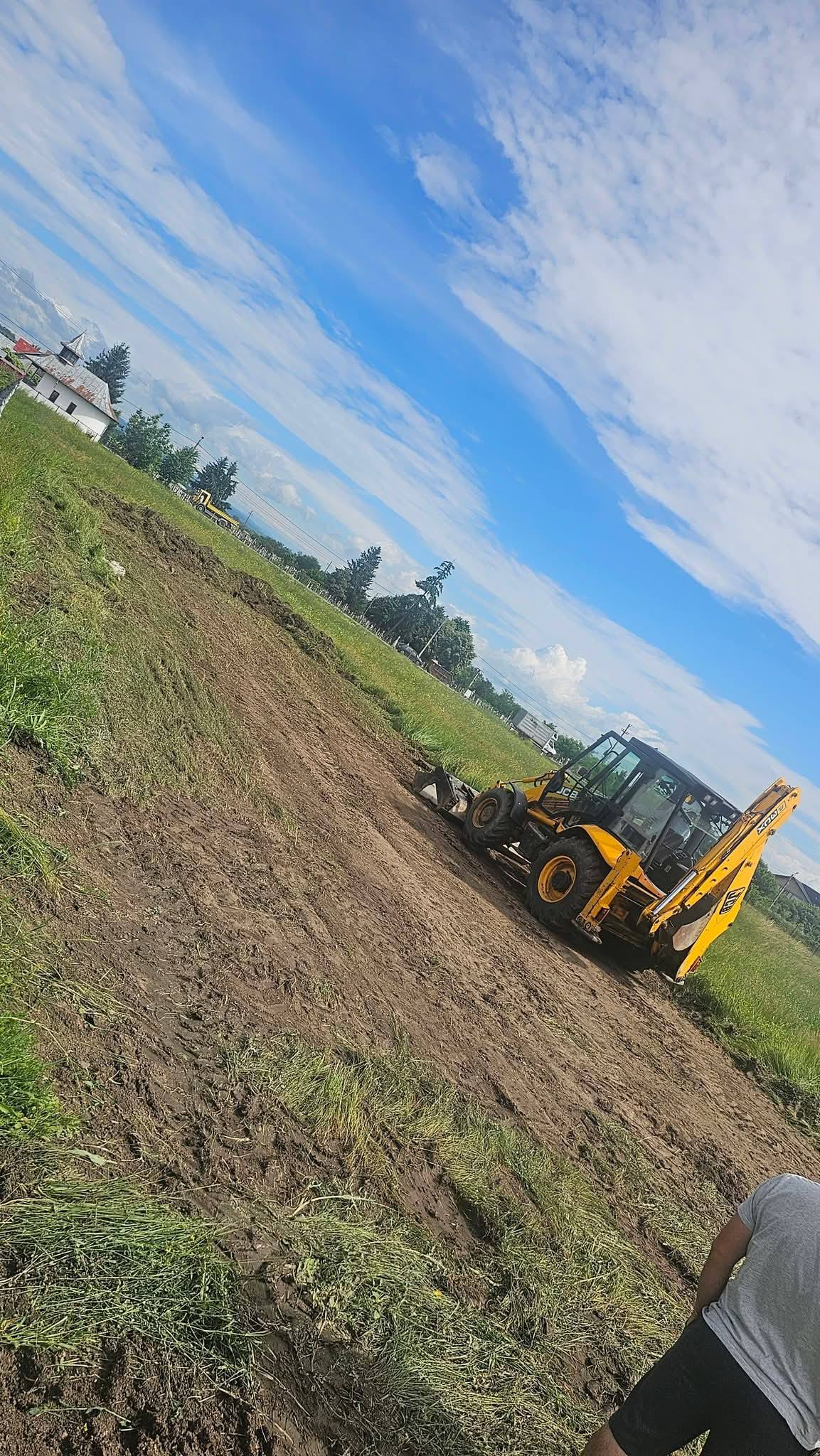 You are currently viewing Au început lucrările pentru un nou centru comercial în Dărmănești