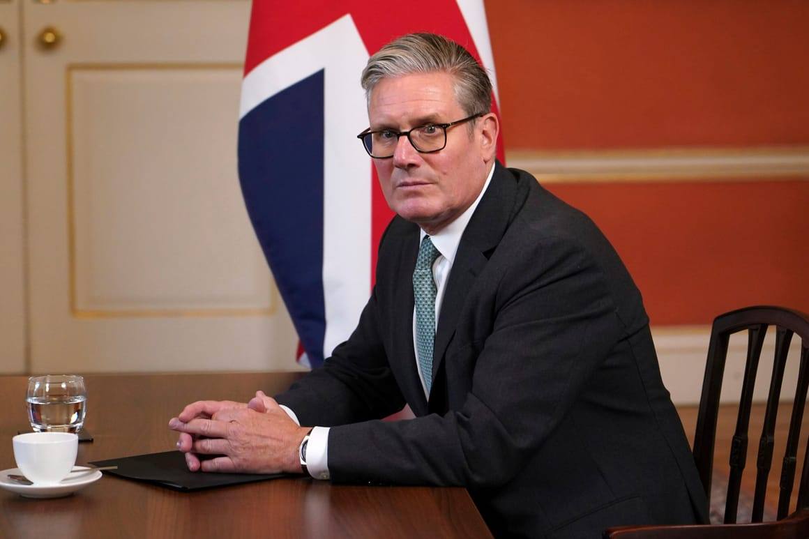 You are currently viewing Marea Britanie: Keir Starmer și-a anunțat demisia