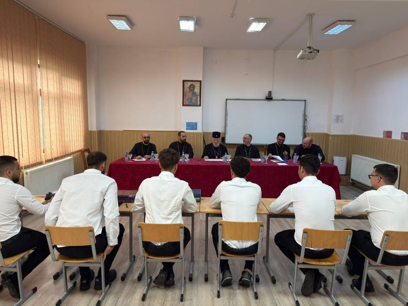 You are currently viewing EXAMENUL DE ATESTAT PROFESIONAL LA SEMINARUL TEOLOGIC ORTODOX „SFÂNTUL IOAN GURĂ DE AUR” DIN TÂRGOVIȘTE