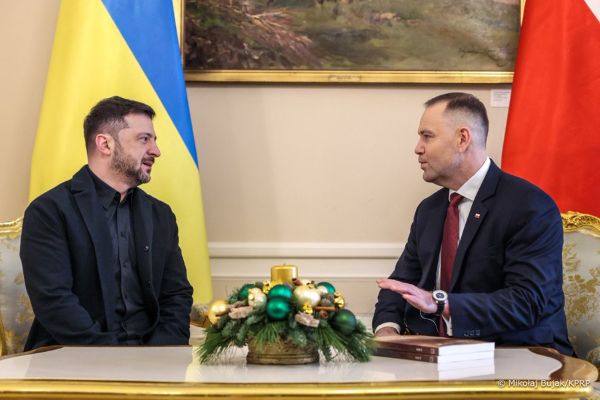 You are currently viewing Președintele Poloniei i-a retras lui Zelenski un titlul onorific din cauza controversei legate de unitatea militară