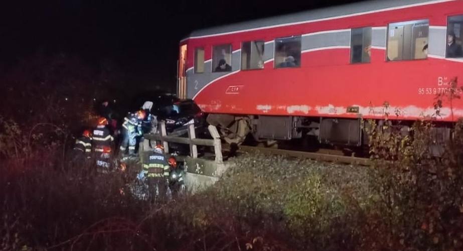 You are currently viewing Un autoturism a fost lovit de un tren în localitatea Bâldana! O persoană a fost rănită!