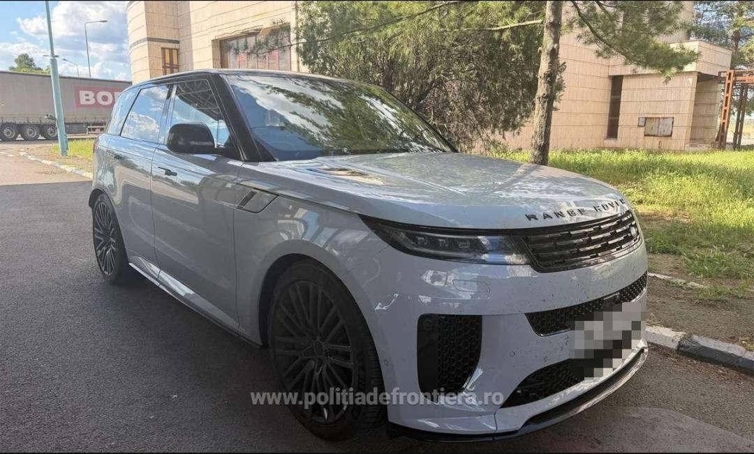 You are currently viewing Două autoturisme în valoare de 200.000 de euro, descoperite de polițiștii de frontieră: documente false și serie de șasiu modificată