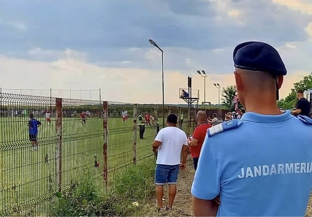 You are currently viewing Jandarmii dâmbovițeni vor fi în mijlocul cetățenilor la manifestările publice din perioada următoare