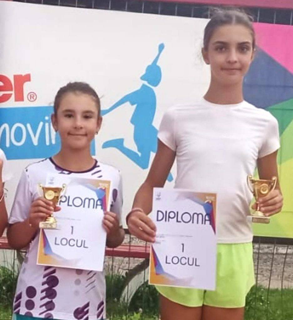 You are currently viewing Tenismena târgovișteană Teodora Bucura, învingătoare în proba de dublu a Trofeului Kinder Joy of Moving