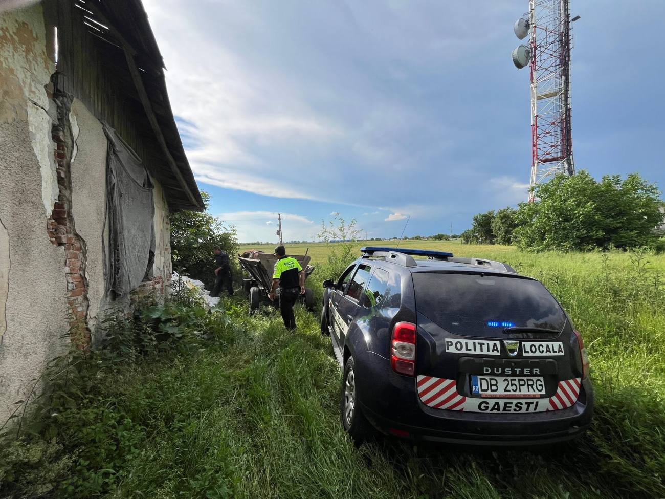 You are currently viewing Autoritățile din Găești au identificat și amendat un cetățean care a aruncat deșeuri din construcții pe domeniul public