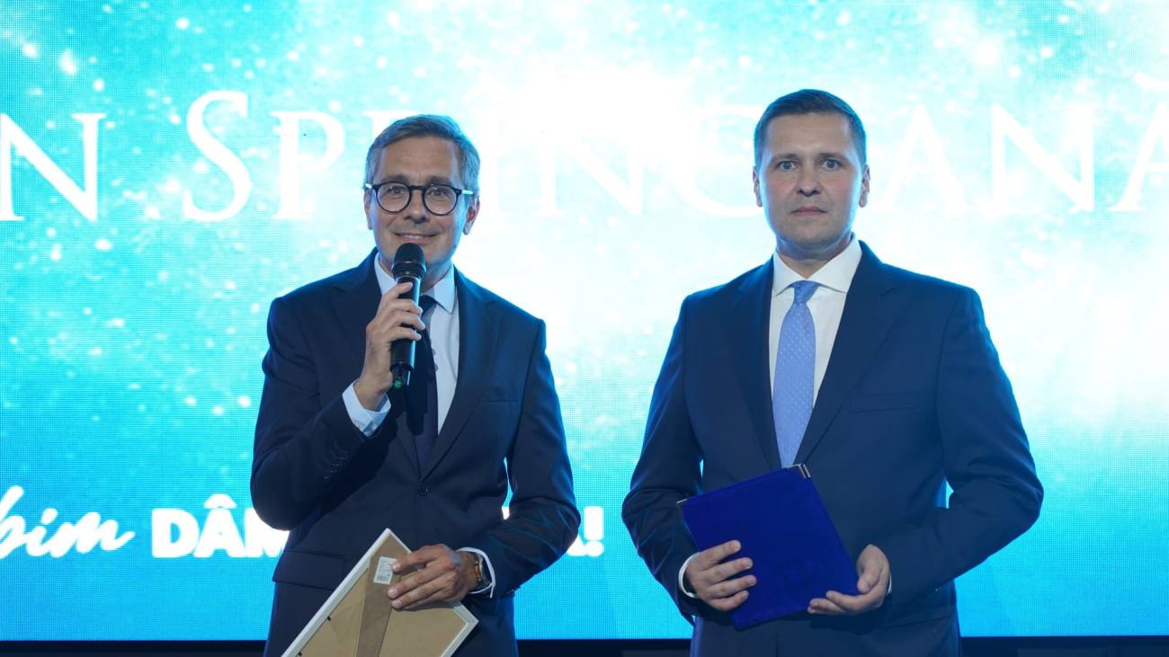 You are currently viewing Personalități din cultură, sport și sănătate, premiate la Gala de Excelență a Județului Dâmbovița