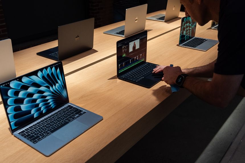 You are currently viewing Apple majorează prețurile MacBook-urilor și iPad-urilor cu 20%