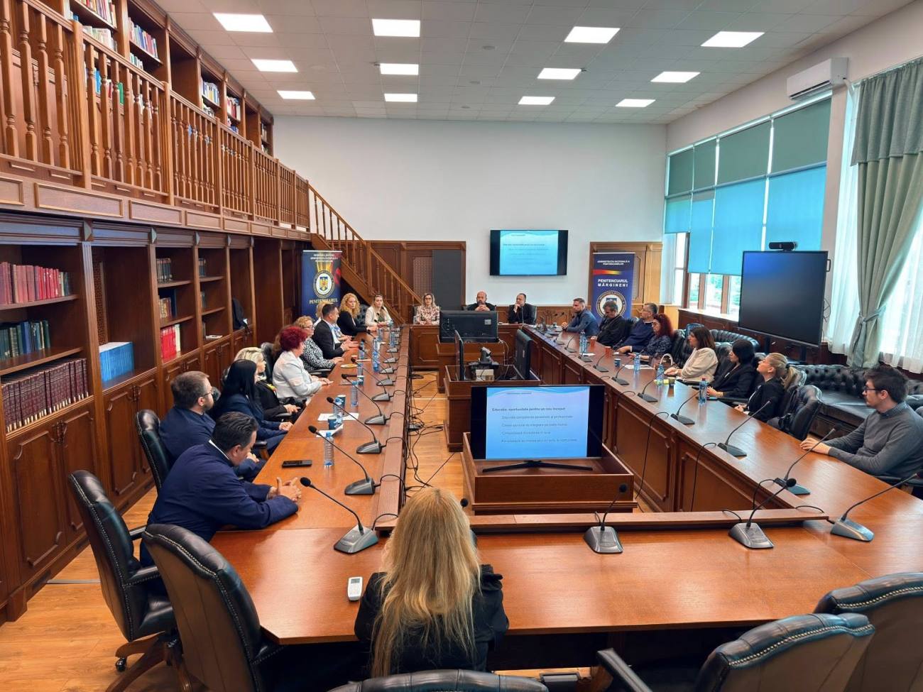 You are currently viewing Reintegrarea socială începe în familie. Conferință organizată de Penitenciarele Mărgineni și Găești, în parteneriat cu Universitatea Valahia