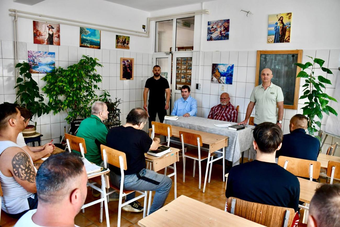 You are currently viewing „Libertate prin adevăr”, program derulat la Penitenciarul Găești cu sprijinul unei organizații din SUA