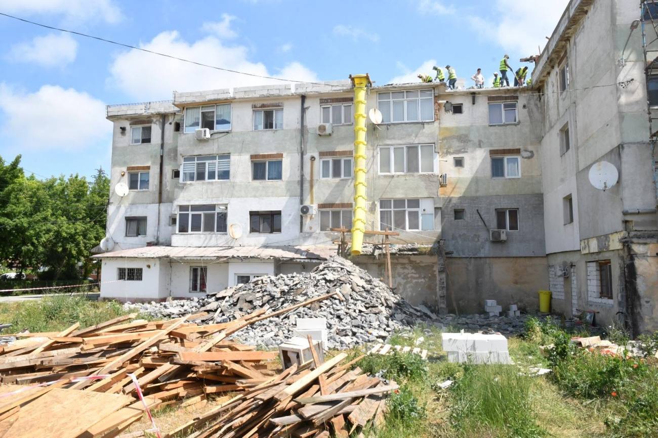 You are currently viewing Blocurile din Răcari intră într-o nouă etapă de modernizare. Lucrările de eficientizare energetică sunt în plină desfășurare