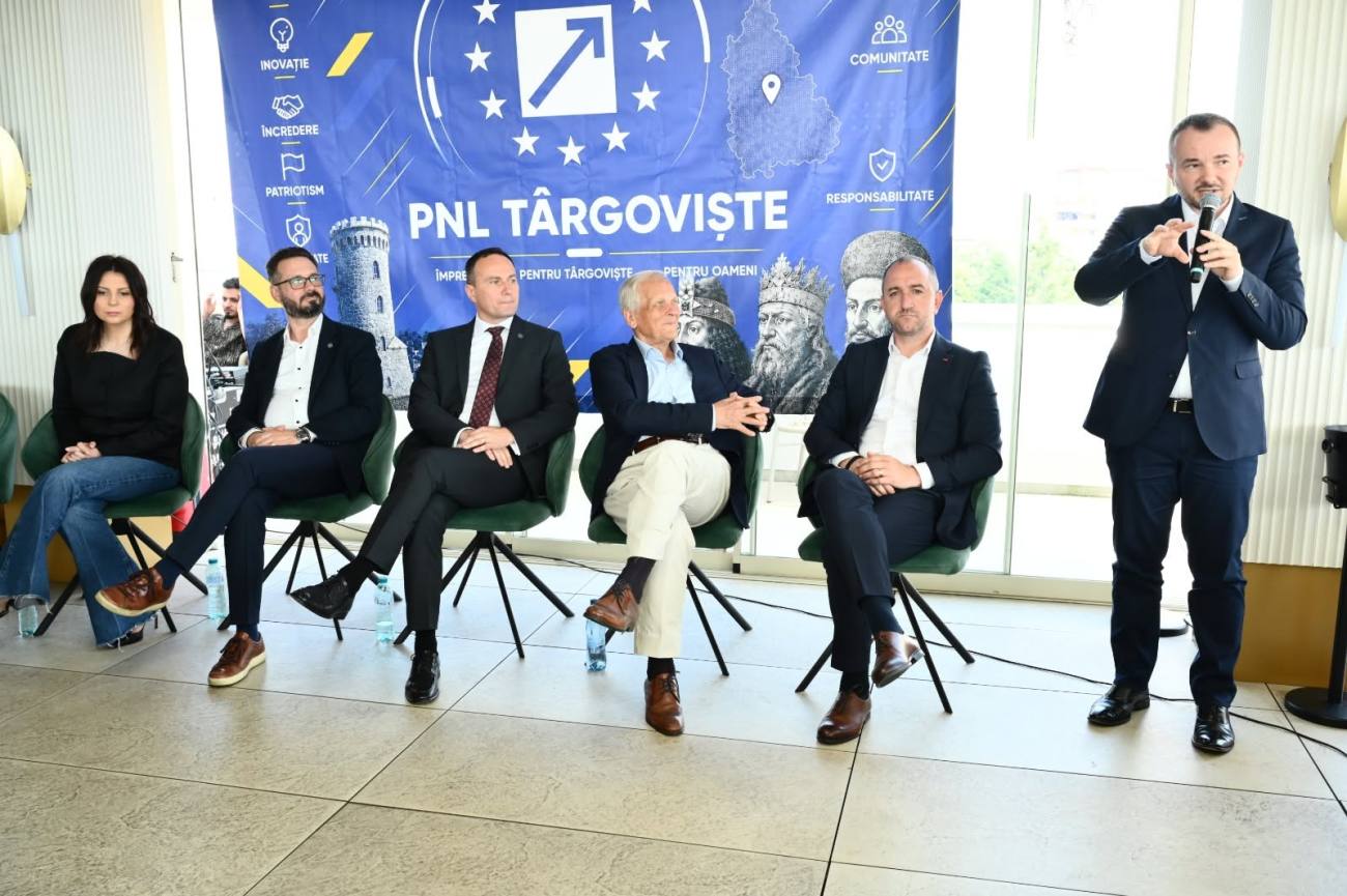 You are currently viewing Theodor Stolojan, invitat la o întâlnire a PNL Târgoviște dedicată viitorului partidului