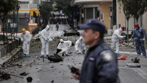 Read more about the article Trei atentate cu bombă din Grecia au vizat membri ai partidului de guvernământ