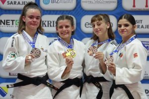 Read more about the article Bronz câștigat cu inima! Laura Bogdan a renăscut după înfrângere și a urcat pe podium la Openul de Judo de la Sarajevo