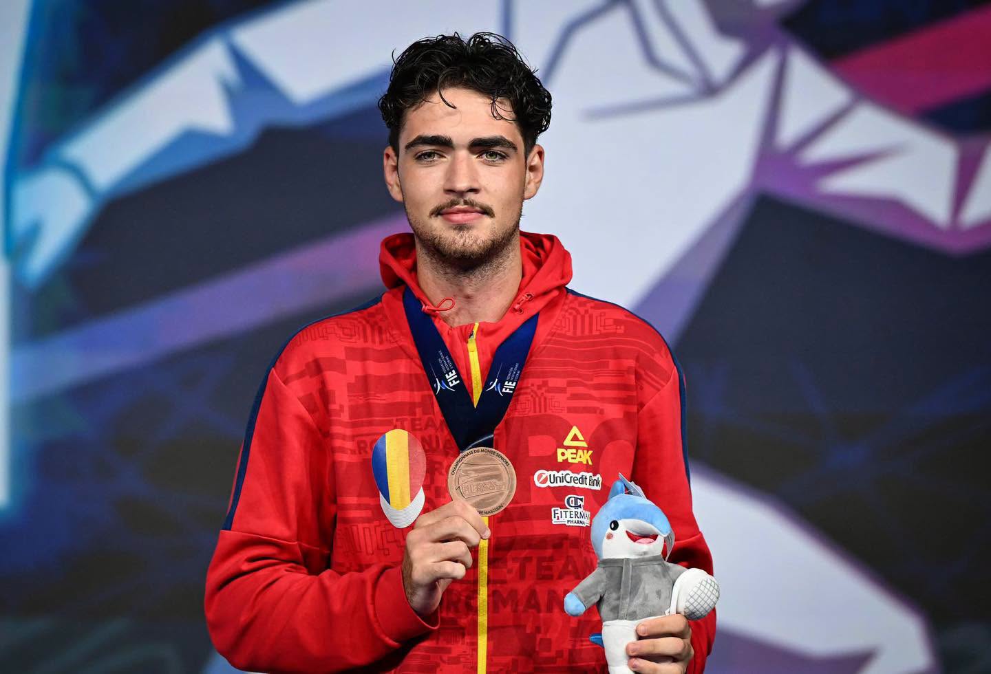 You are currently viewing România urcă pe podiumul lumii! Sabrerul Radu Nițu, medaliat cu bonz în Hong Kong