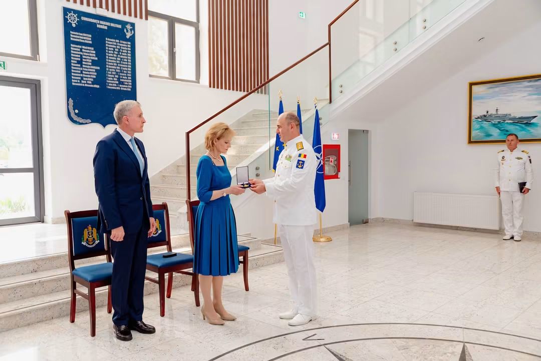 You are currently viewing Vizită regală la Statul Major al Forțelor Navale