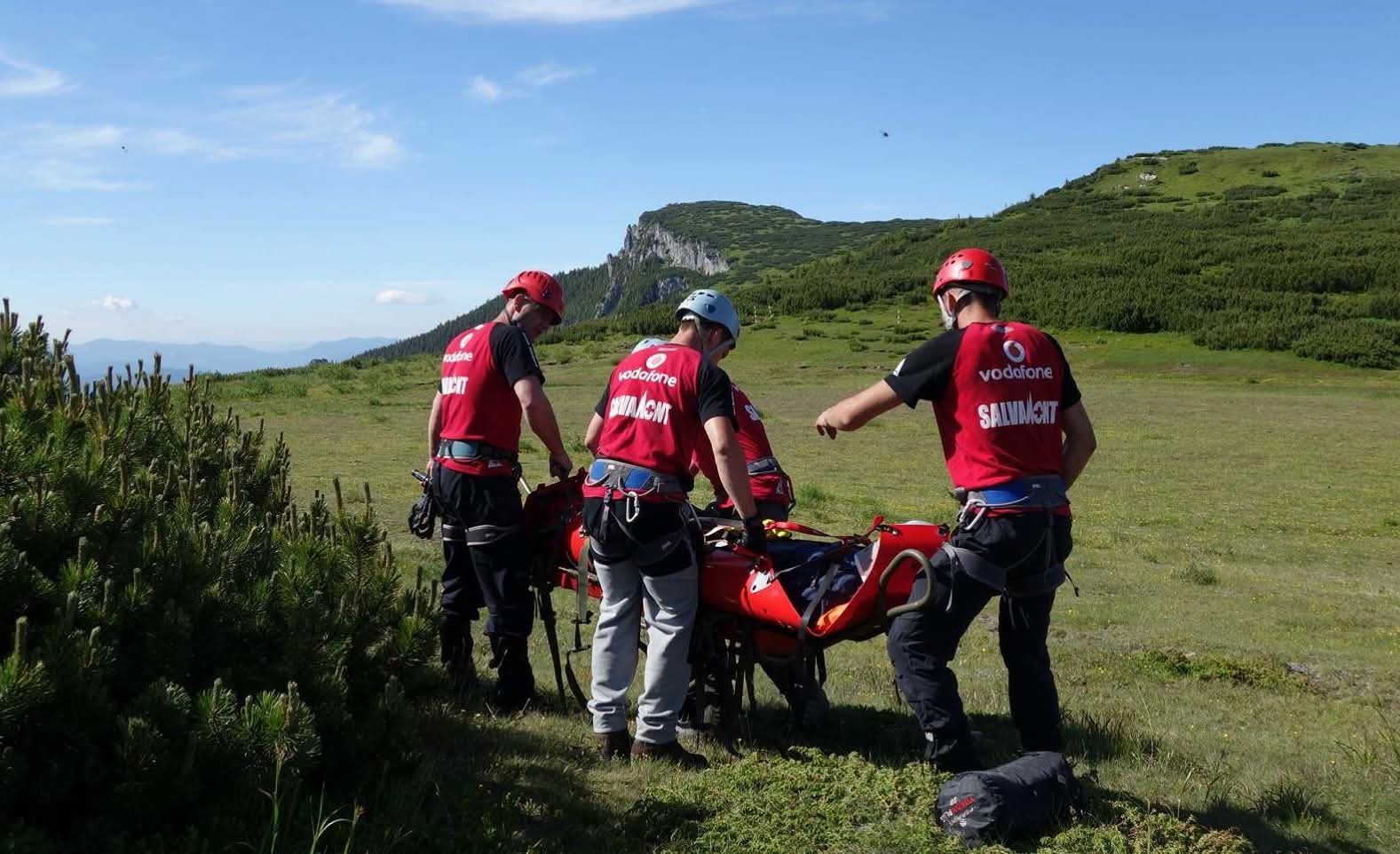 You are currently viewing Zi grea pentru salvamontiști: 43 de persoane salvate, una decedată