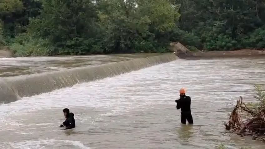 You are currently viewing Tragedie în Dâmbovița: Cei doi tineri dispăruți în râul Argeș au fost găsiți fără viață