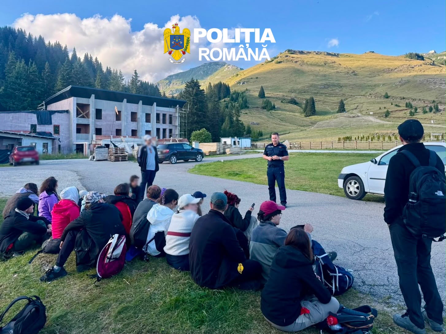 You are currently viewing ACTIVITĂȚI PREVENTIVE DESFĂȘURATE DE POLIȚIȘTI ÎN TABERELE DE LA PADINA ȘI VOINEȘTI