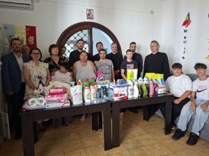 Read more about the article ACȚIUNE FILANTROPICĂ ÎN SPRIJINUL VÂRSTNICILOR ÎNGRIJIȚI ÎN CADRUL UNEI INSTITUȚII SOCIALE  DIN PUCIOASA