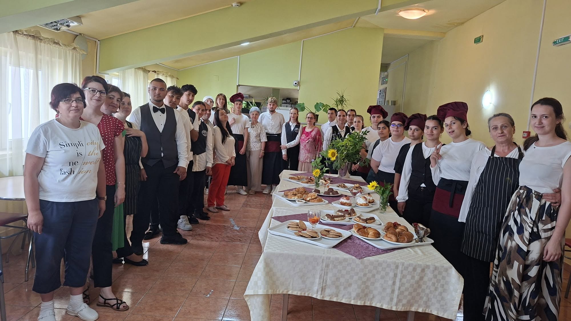 You are currently viewing O nouă generație de ospătari și cofetari, pregătită pentru piața muncii la Colegiul Economic „Ion Ghica”