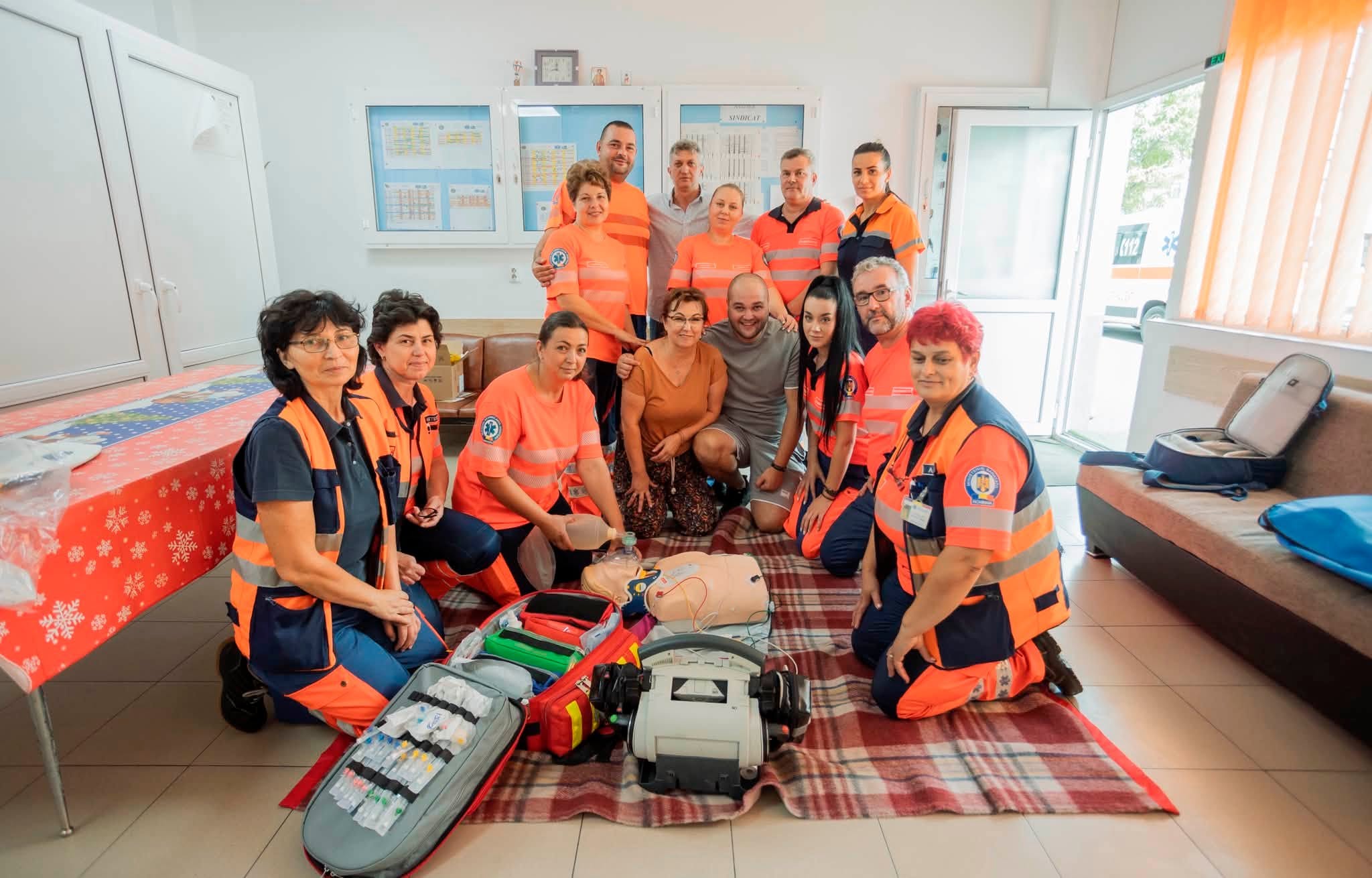 You are currently viewing Eroii din spatele sirenelor. Mesajul transmis de SAJ Dâmbovița de Ziua Națională a Ambulanței