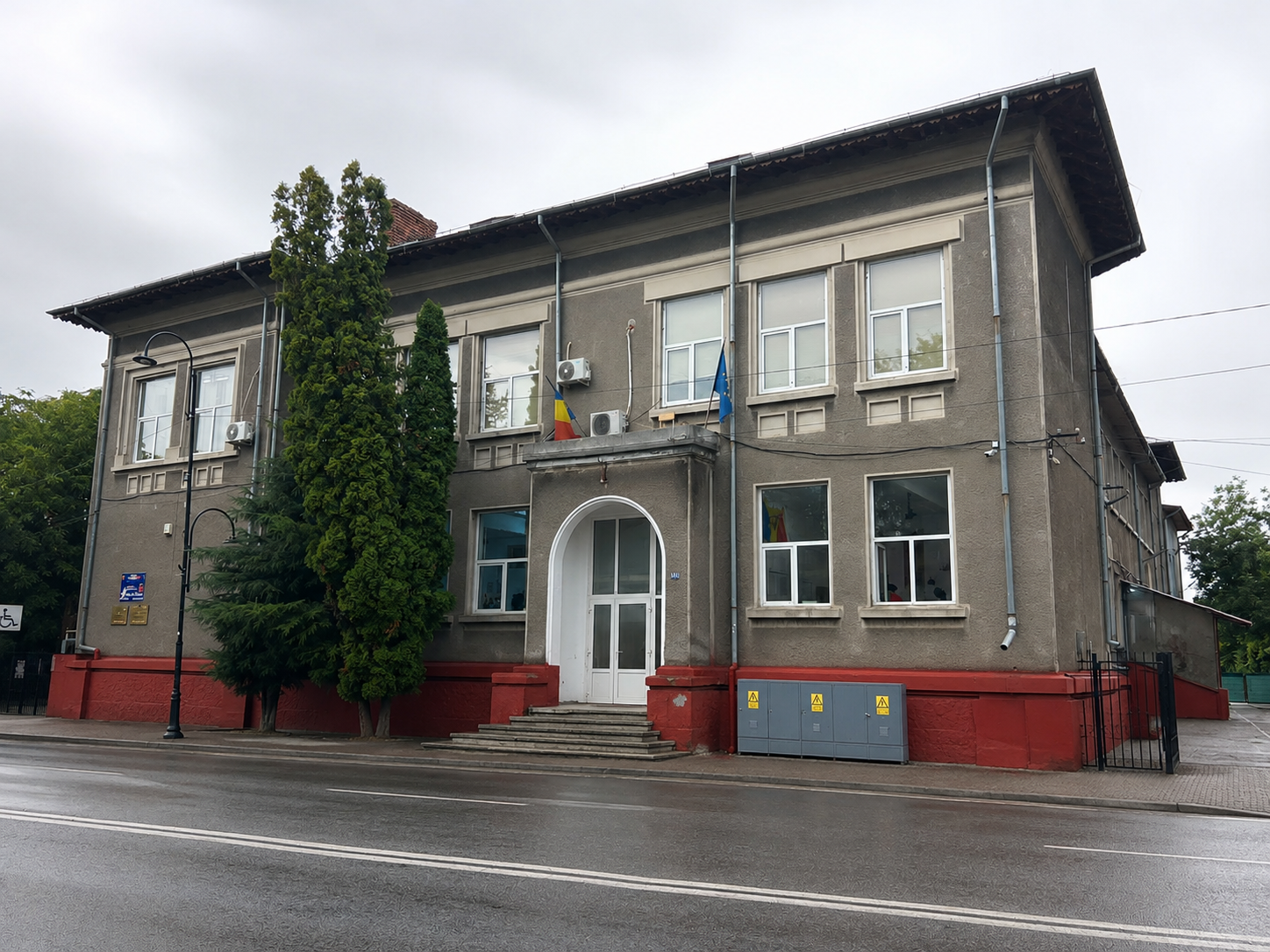 You are currently viewing Investiție majoră la Școala „Vasile Cârlova”. Clădirea istorică va fi consolidată și modernizată