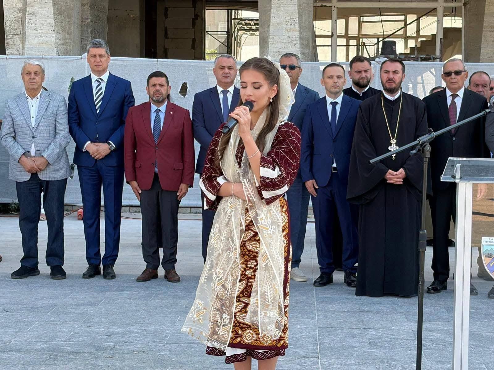 You are currently viewing Târgoviștenii au celebrat Ziua Imnului Național al României în Piața Tricolorului